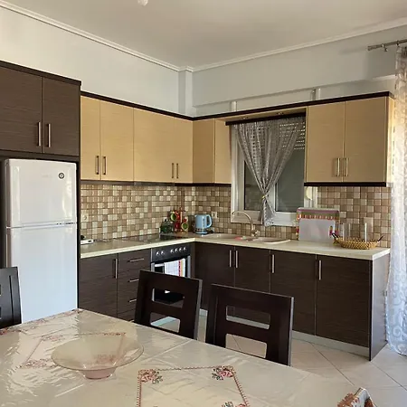Helios Apartament * Sarandë